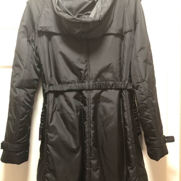 Burberry London coat - Picture 2 of 8